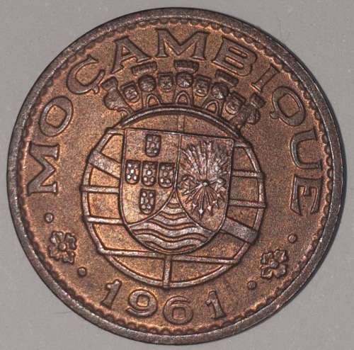 1961 - 20 CENTAVOS COIN - MOZAMBIQUE - (Bronze)